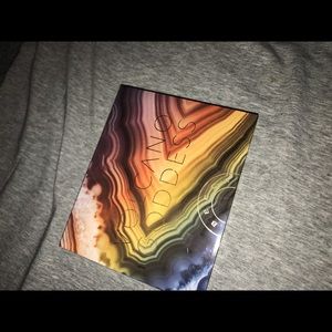 Becca VOLCANO GODESS eyeshadow palette